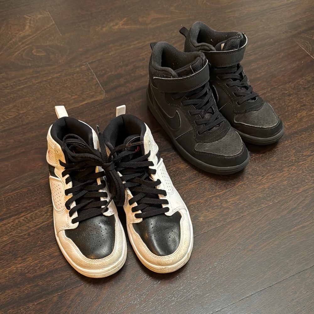 Boys Nike Sneakers size 1Y